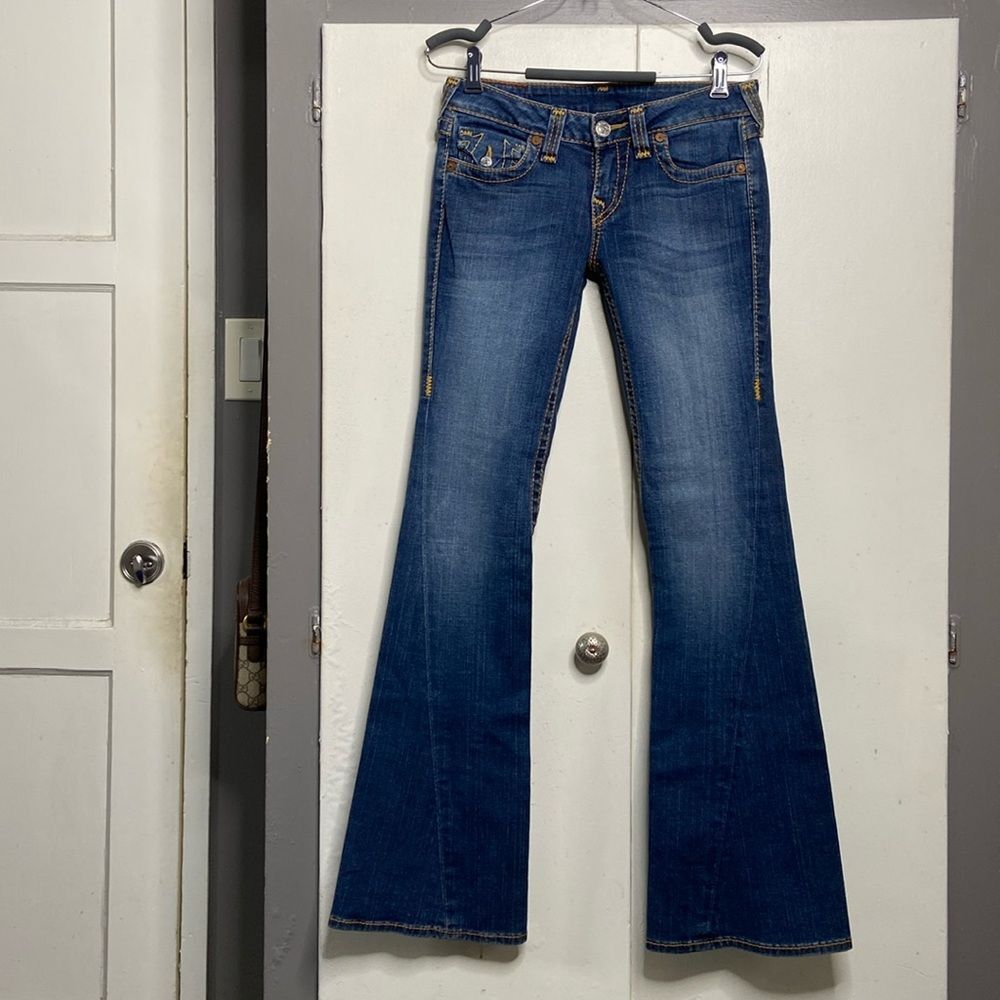 True religion women low rise Joey Big T flare twist leg jeans size 28